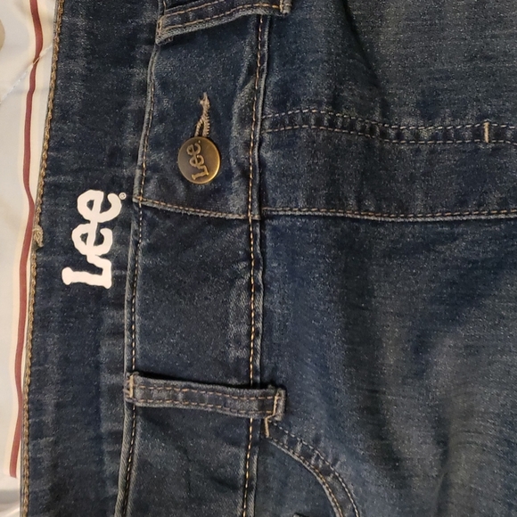 $15 or 2/$20! 🆕️Lee Stretch Denim Jegging Slim Fit Medium, Size 8-10 - Picture 2 of 6